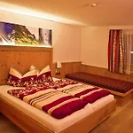 Rauchenwalderhof 3* Mayrhofen
