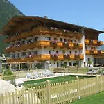 Rauchenwalderhof 3* Майргофен