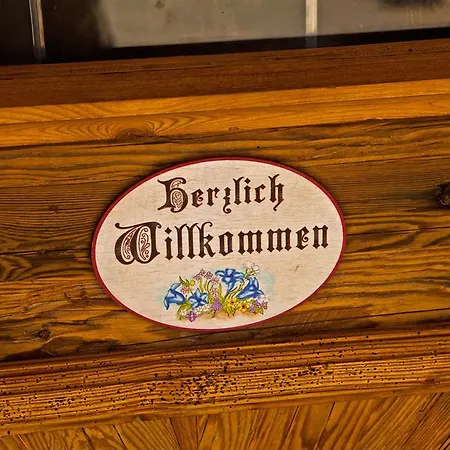 Rauchenwalderhof Szálloda 3*
