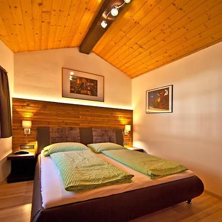 Szálloda Rauchenwalderhof 3*